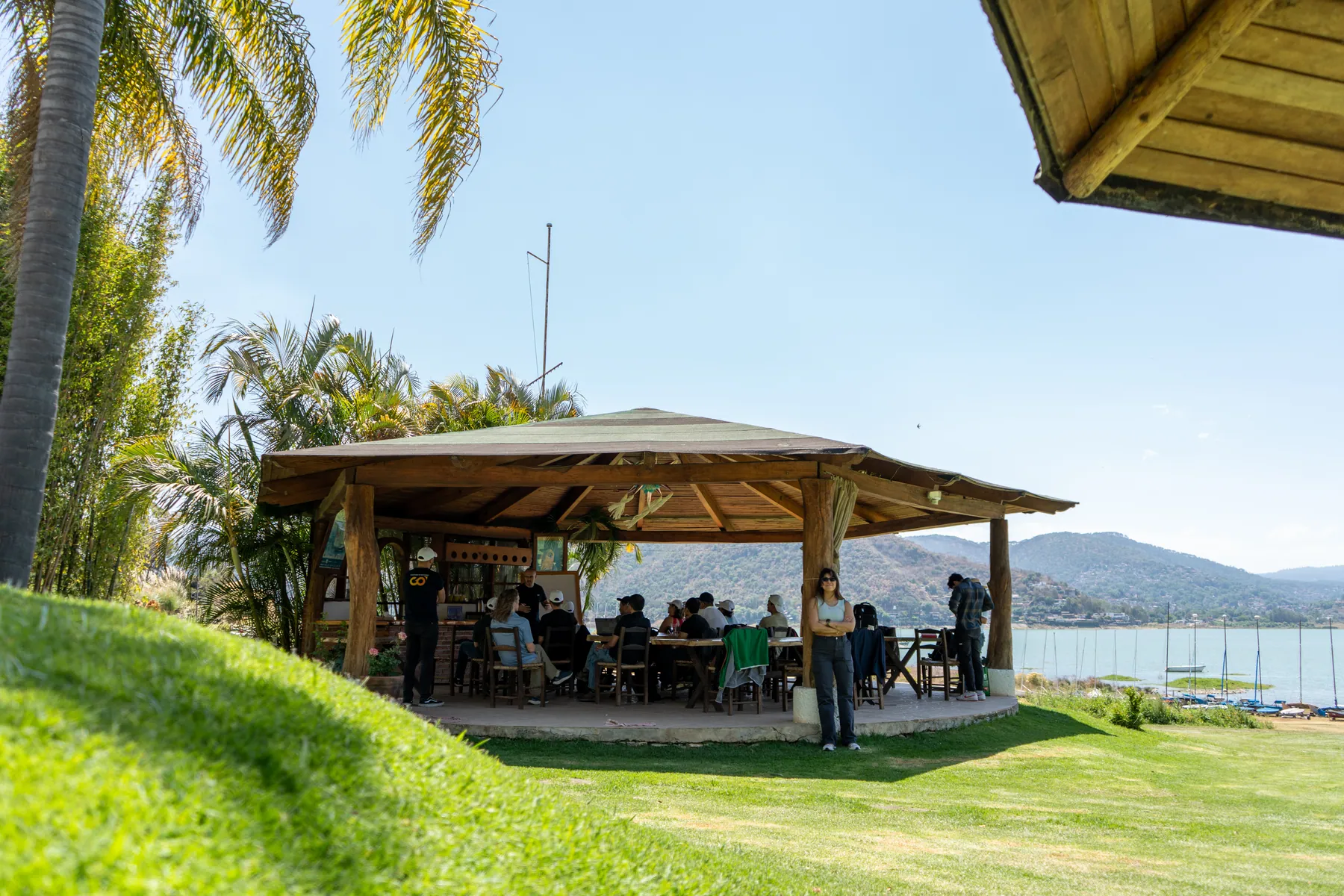 Cierre de la sesión de trabajo en el lago